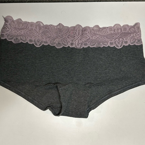 PINK Victoria’s Secret Boy Short Panty - Picture 1 of 4